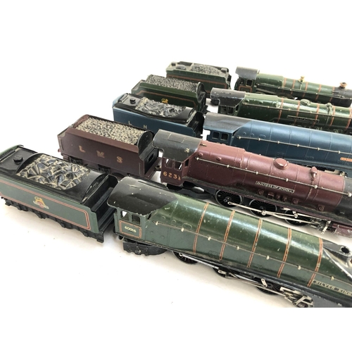 388 - Five Hornby OO gauge locomotives and tenders comprising Llantilio Castle, Sir Nigel Gresley, Duchess... 