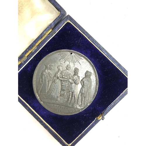 76 - A medallion commemorating the marriage of Queen Victoria & Prince Albert, 1840, in a Mappin & Webb b... 