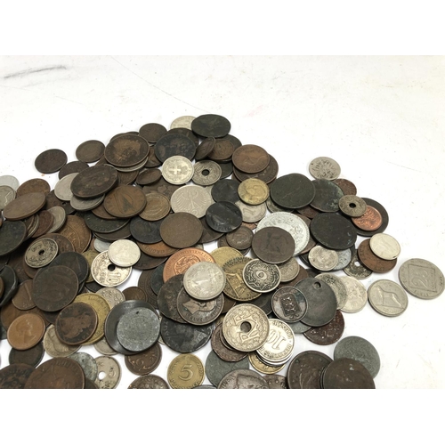 83 - A quantity of coins dating from the 17th century onwards to include 1/2 skilling 1802, 2 doubles 185... 