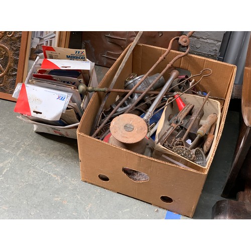 812 - A quantity of vintage tools to include a meat grinder, a box of car wing mirror glass