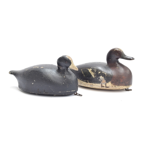 352 - A folk art painted wooden decoy duck and moorhen, 28cm and 30cm long (2)

Provenance: private collec... 