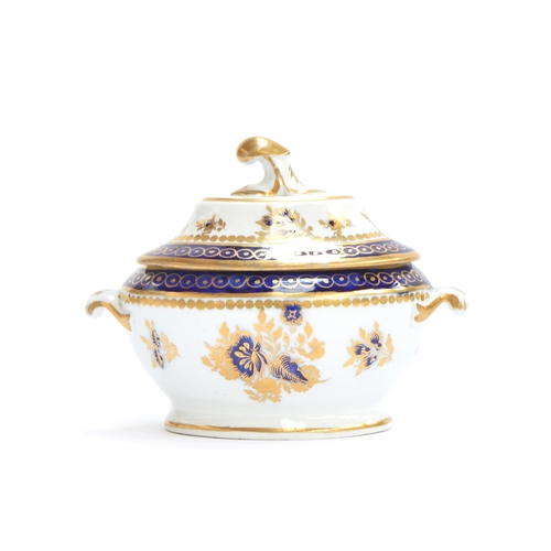 248 - An early 19th century Caughley Salopian porcelain part tea service, cobalt blue and gilt thistle des... 