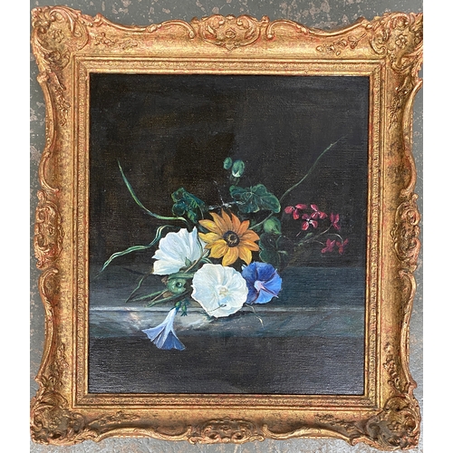 322 - An early 20th century still life of flowers, oil on canvas, 39x34cm