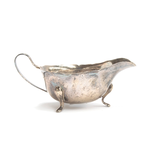 191 - A George V silver sauce boat by Adderley Brothers, Birmingham 1931, 3.3ozt