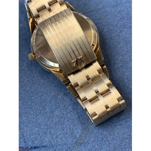 151 - An Omega Constellation 18ct gold automatic gent's wrist watch, cal.1011, 23J automatic movement, the... 