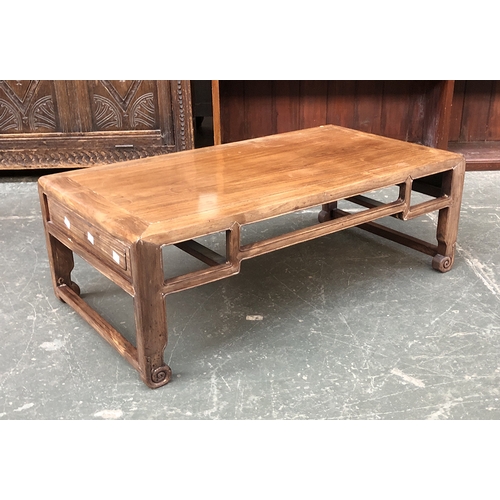 662 - A Chinese huanghuali coffee table, 89x47x30cmH