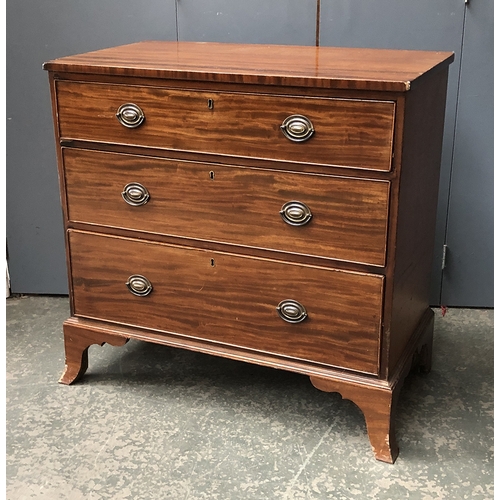 792 - A 19th century mahogany chest of three graduating drawers, on swept bracket feet, 92x50x90cmH