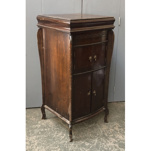 1338 - An early 20th century standing gramophone cabinet with cupboards below, 53x53x112cmH