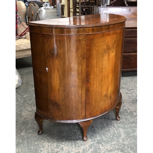 1377 - A bowfront mahogany cabinet, 97cmW