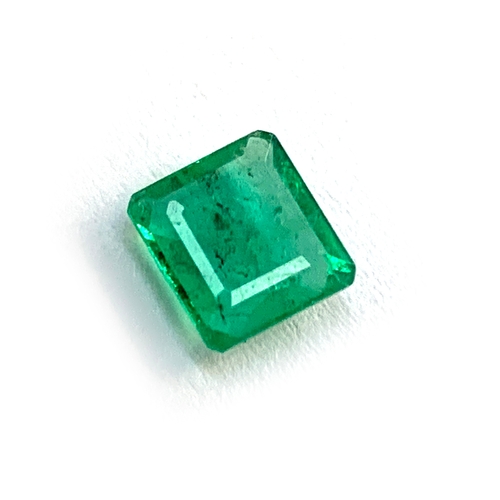 91 - A loose emerald, approx. 0.9ct, 5.5x6mm