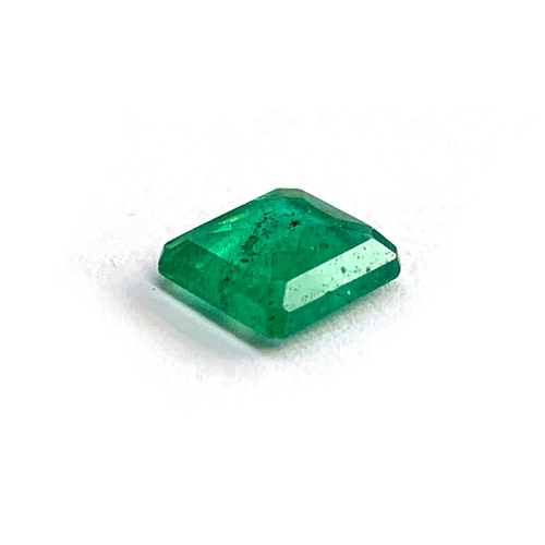 91 - A loose emerald, approx. 0.9ct, 5.5x6mm