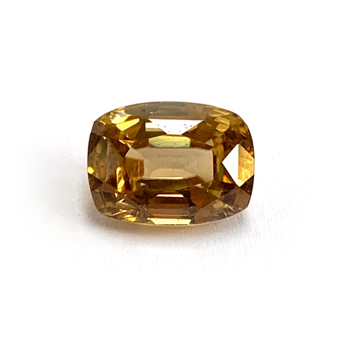 96 - A loose honey citrine, oval cushion cut, approx. 5cts, 10.5x7.5mm