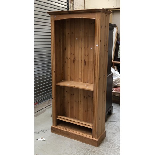 1401 - A pine bookcase with adjustable shelves, 91x36x199cmH