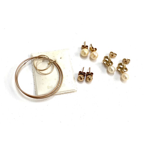 54 - Five pairs of 9ct gold earrings, to include cultured pearl studs, 9ct gold hoops etc, gross weight 3... 