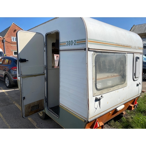 1407 - A Rambler 380-2 caravan