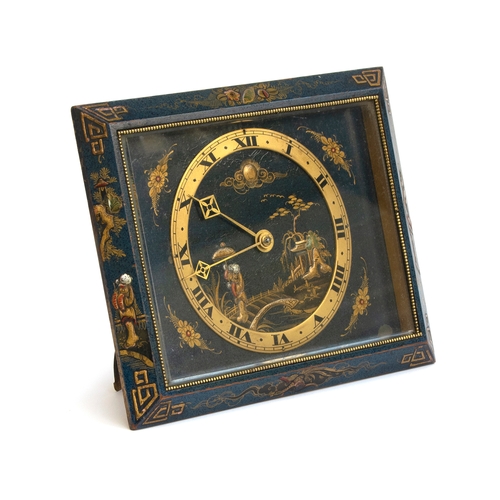 343 - An early 20th century French chinoiserie lacquered mantel clock, teal ground with gold pagoda and fi... 