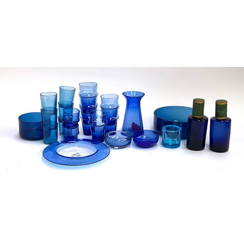 501 - A collection of blue glass to include hand blown dish; glasses; vintage bubble glass etc