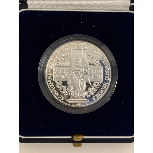 129 - A 999 grade silver medal commemorating '700 Jahre Schweizerische Eidgenossenschaft 1291-1991', in ca... 