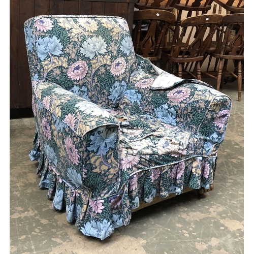 1222 - A country house armchair with loose cover, 91cmW