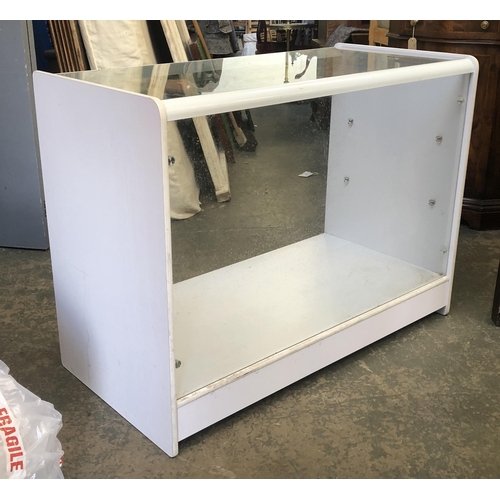 1233 - A glazed shop display cabinet, with glass shelves, 121cmW