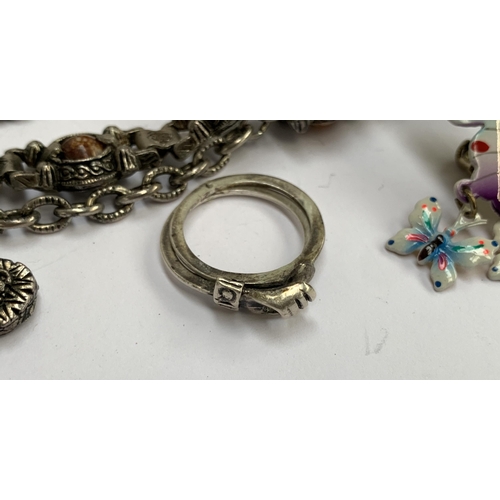 108 - A small lot of costume jewellery to include vintage holographic The Beatles pendant; 925 silver marc... 