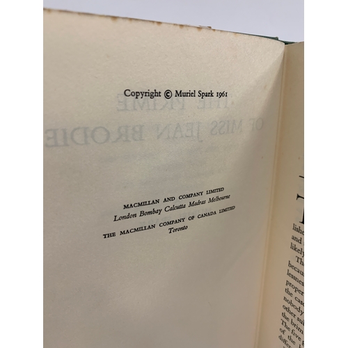 531 - BOOK, MODERN FIRST EDITION. SPARK, Muriel, 'The Prime of Miss Jean Brodie', 1st, 1961 Macmillan in a... 