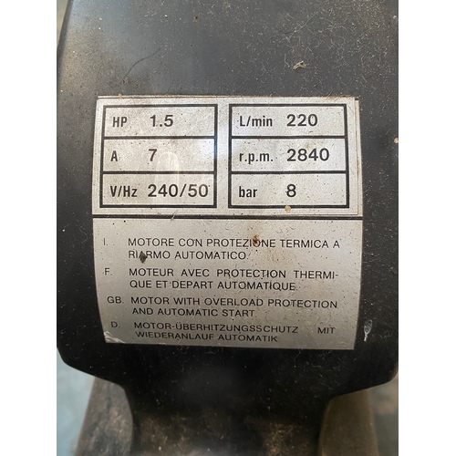 1013 - A Magnum Hurricane 220 air compressor