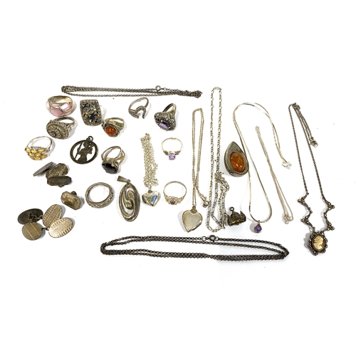 39 - A quantity of silver jewellery to include rings, necklaces, chains, cufflinks (af) etc, approx. 140g