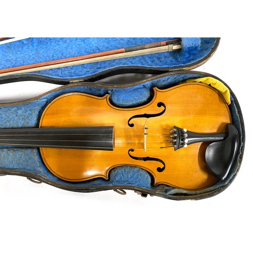 340 - A German made violin, bears label 'Copy of Nikolaus Amati', 14