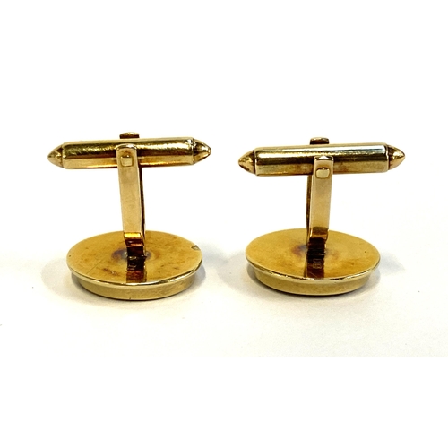 6 - A pair of 14ct gold and lapis lazuli cufflinks, stamped 585 to reverse, the panels 1.8x1.5cm,  gross... 