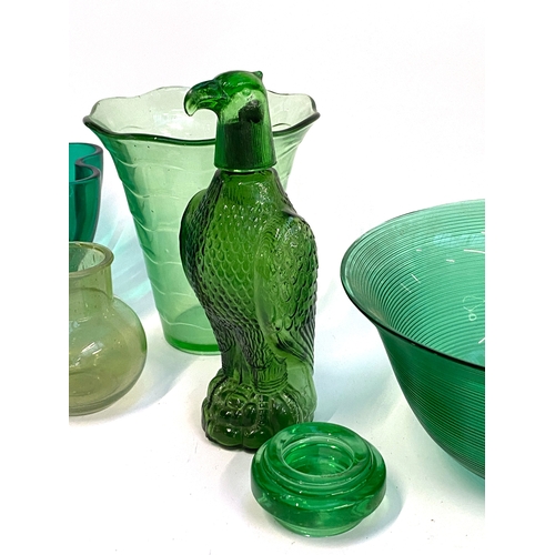 131 - A quantity of green glass, to include large fruit bowl of scalloped form, 31.5cmD, 20th century deca... 