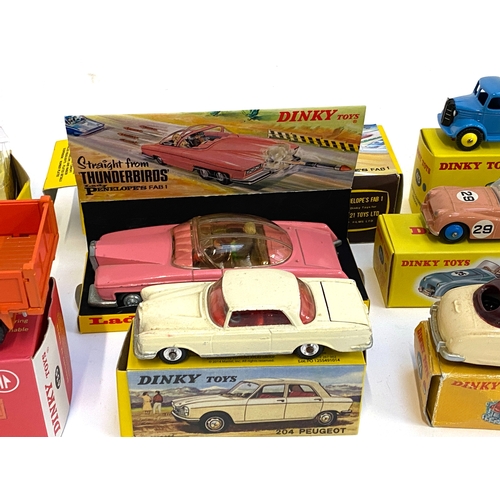 319 - A quantity of boxed mainly reproduction Dinky toys by Editions Atlas and Corgi, original Dinky 622 1... 