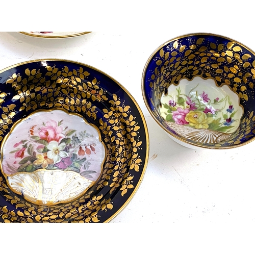 208 - A small quantity of ceramics to include Royal Worcester 'Enchantment' fairy teacup and saucer; Gibso... 