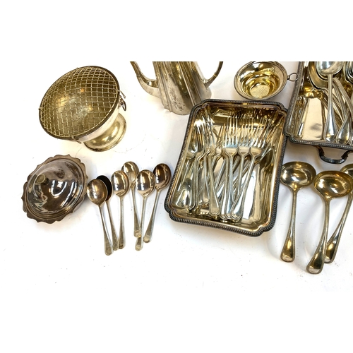 100 - A mixed lot of silver plate to include Mappin and Webb tray, Viners, rose bowl, muffin dish etc