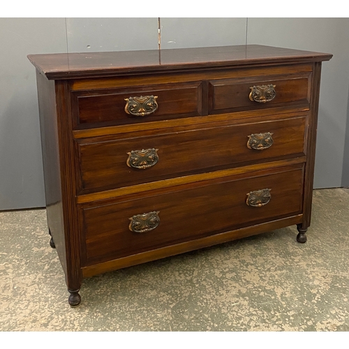 922 - A 20th century of two short over two long drawers, 106x51x81cm