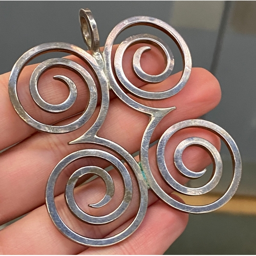52 - A large silver Modernist pendant, hallmarked for WM(D), London, 1971, 6.5mL 33g