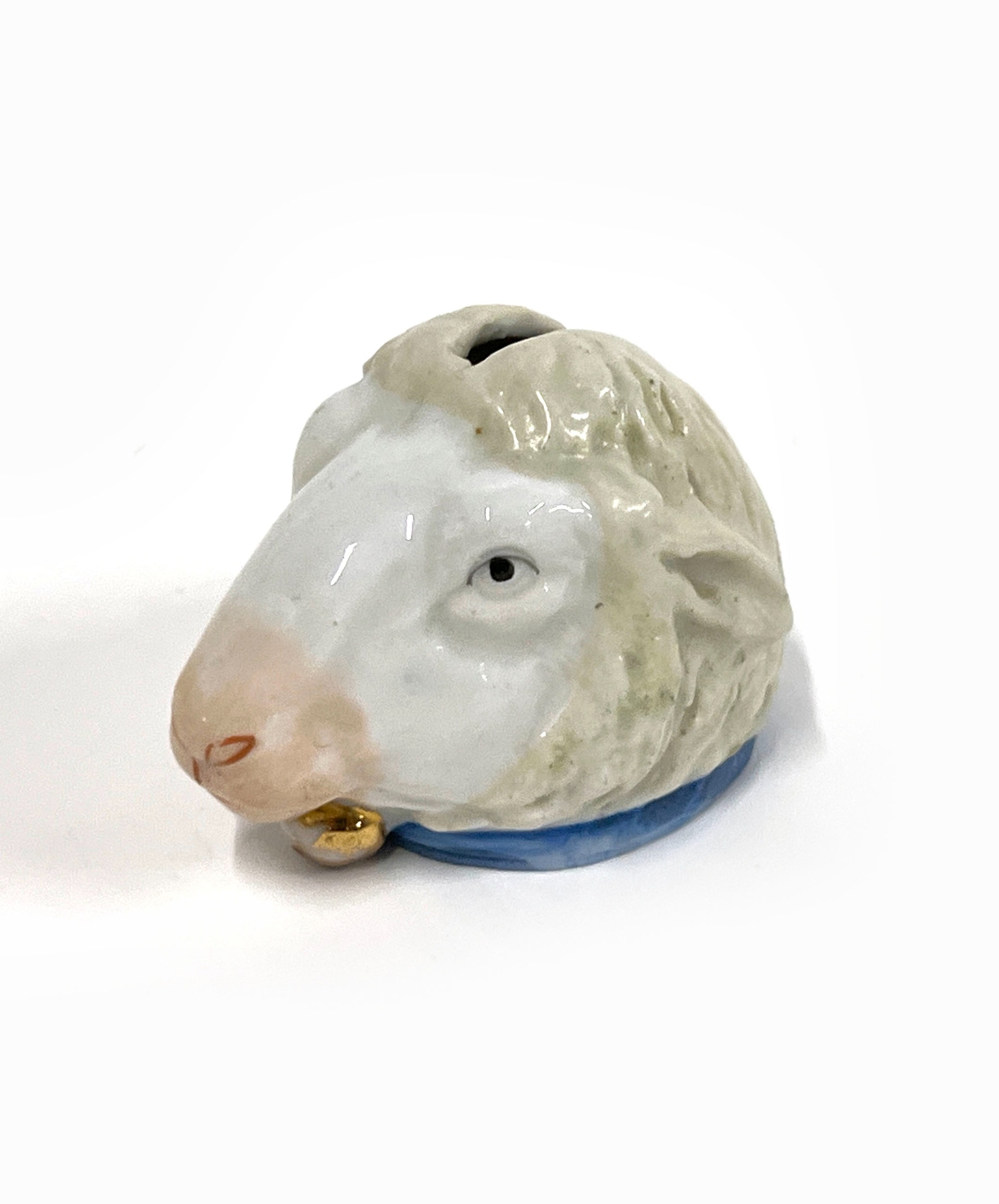 A mixed lot of 19th century and later ceramics to include Staffordshire ...