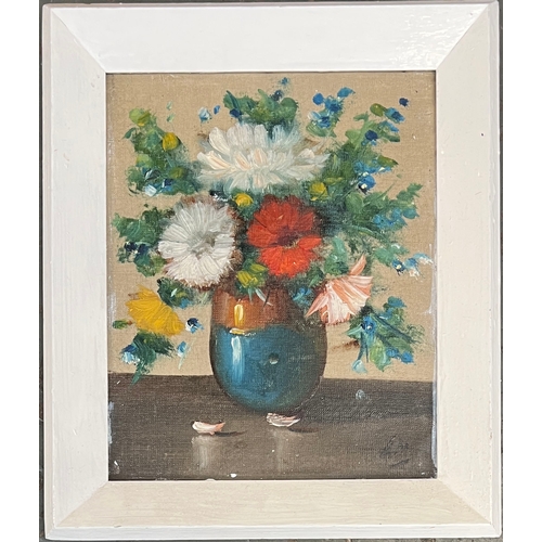 837 - A 20th century still life of flowers, oil on board, signed lower right, 25.5x21cm