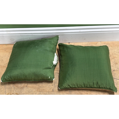 1206 - A pair of needlepoint scatter cushions