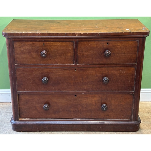 1196 - A Victorian mahogany chest of two short over two long drawers on plinth base with turned knobs, 120x... 