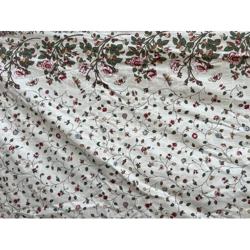 1189 - A pair of single bed valances in a floral print, each 206x264cm