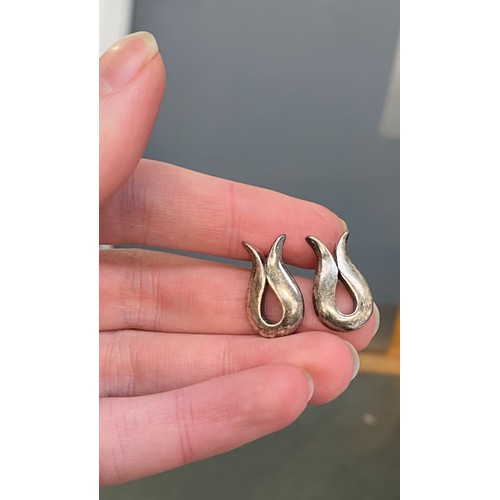 18 - A pair of 925 silver stud earrings, 2cmL, 7.2g