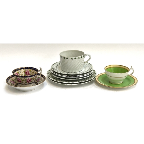 257 - A mixed lot of ceramics to include: Haviland Limoges part coffee service, clover pattern, coffee pot... 