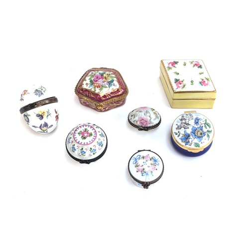 265 - A quantity of trinket pots to include: Limoges, Crummles, Minton, etc (7)