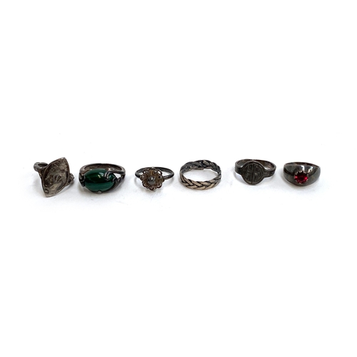 54 - A mixed lot of jewellery to include 925 silver rings, gilt metal fob chain, Ruskin style pottery pen... 