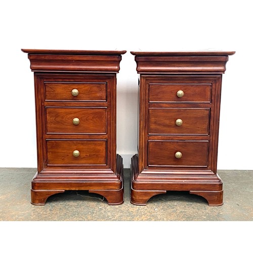 1056 - A smart pair of John Lewis wooden bedside cabinets of three drawers, on plinth base, 45x41.5x70cmH