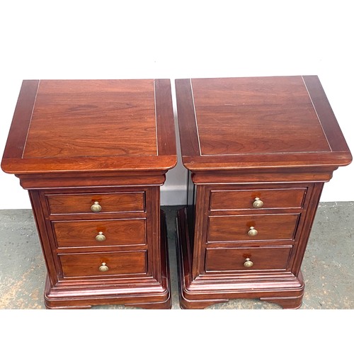 1056 - A smart pair of John Lewis wooden bedside cabinets of three drawers, on plinth base, 45x41.5x70cmH