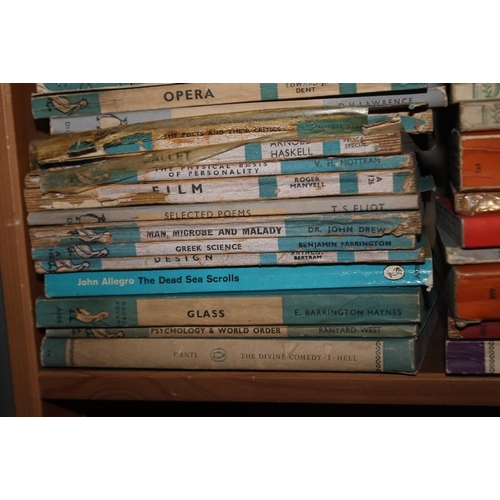 154 - A COLLECTION OF PENGUIN AND PELICAN PAPERBACKS (48)
