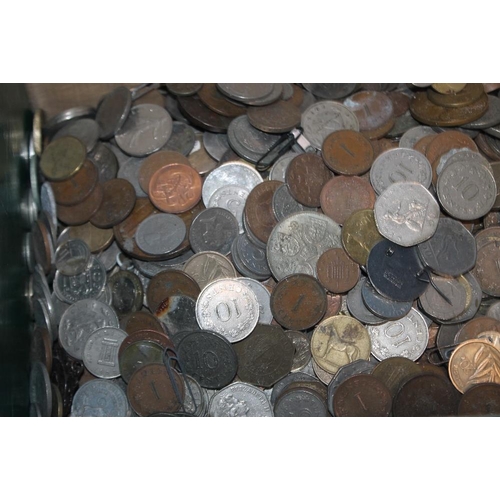 72 - A QUANTITY OF MAINLY BRITISH COINAGE TO INCLUDE 50P PIECES (2012 OLYMPICS)ETC.