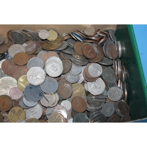 72 - A QUANTITY OF MAINLY BRITISH COINAGE TO INCLUDE 50P PIECES (2012 OLYMPICS)ETC.